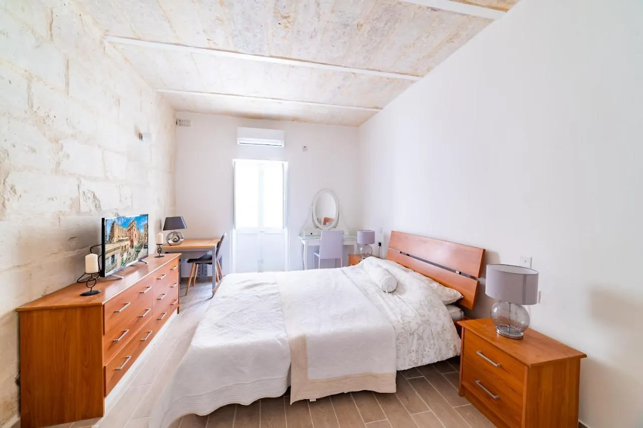 Central Valletta Townhouse-Hosted By Sweetstay Malte